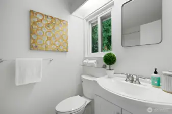 Full bath off the primary bedroom.