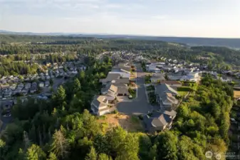 This stunning lot offers the very best in territorial and mountain views.