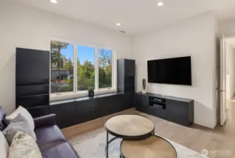Upstairs 8th Bonus room or 8th bedroom.