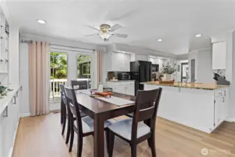 Dining/Kitchen w/ breakfast bar