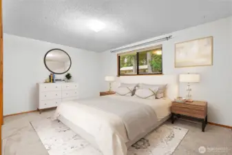 Bedroom (virtually staged)