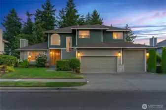 3car garage with 3rd RV bay!