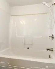 Primary tub/shower