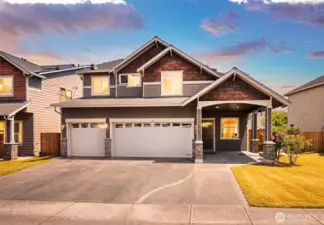 4 Bedrooms, 2.75 Bath, 2,415 SF