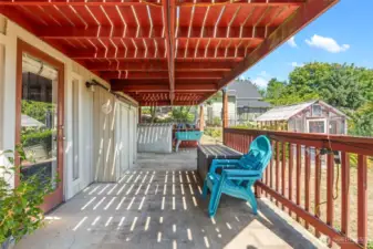 Lower level patio with 3 access points.