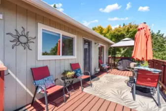 Main level deck, barbeque fun