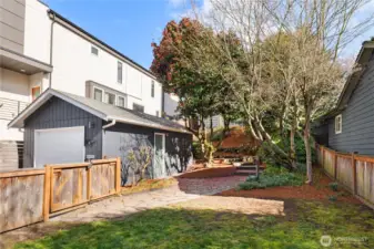 This shot shows the ample level lawn area on 40th Ave SW just a short walk to the best of West Seattle shopping and restaurants.