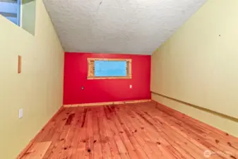 Upstairs bedroom - over laundry room