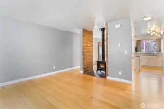Spacious with fireplace
