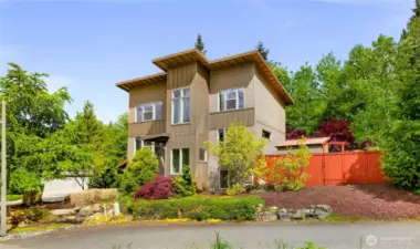 Tucked away in nature in the Hannah Creek Neighborhood, but centrally located just minutes from downtown Bellingham, Whole Foods, Fred Meyer, sports fields, Lafeens Donuts, Lake Whatcom, parks, etc.