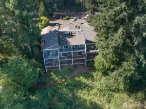 The unit is 3rd from the right with the hanging flower basket.  Notice all of the outdoor space on each floor.