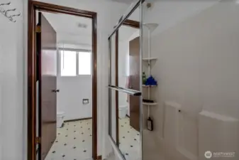 Guest Bath 1