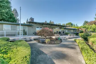 Expansive Back deck and entertainment space