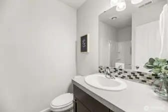Main level 3/4 bath