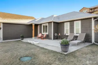 Large front patio to enjoy the wildlife and lake view