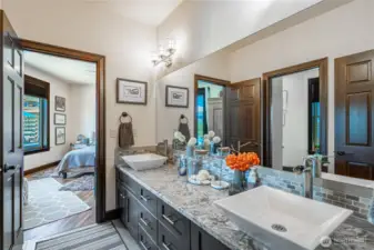Jack & Jill bath