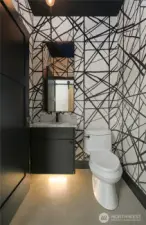 Guest 1/2 bathroom (main floor)