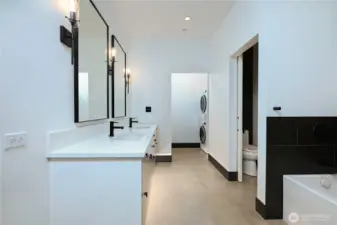 Primary bathroom (Full) & washroom