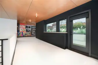 Upper loft / Lounge area