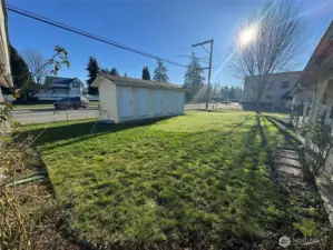 Five storage units—one dedicated to each unit plus an additional unit for property management.