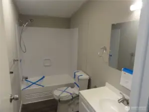 Full bathroom main.