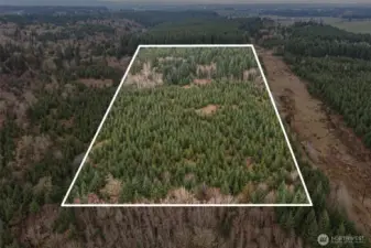 Boundary lines are for locational reference only and are not survey accurate.