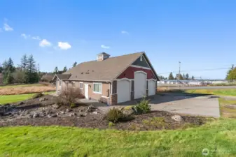 ADU + Detached 3 Garage