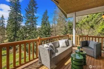 Deck off main level complete with Infra Heat Lamp.