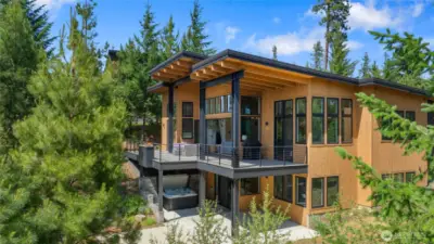 Stunning modern mountain retreat at Suncadia.