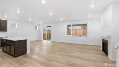 Ample natural light and a functional floorplan provide endless opportunities for furnishing and styling.