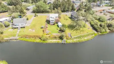 Stunning custom home located in a prime Bell Canal location!