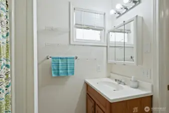 Full Bathroom 1