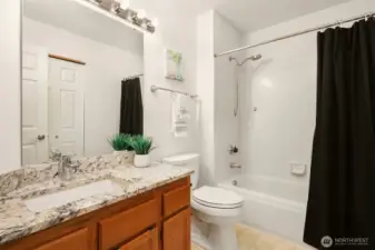 Remodeled full hall bath on upper level