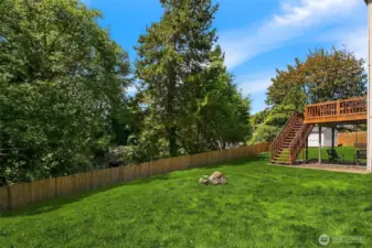 Another view of the large fully fenced yard