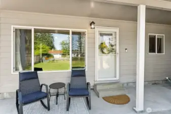Cute front porch area.