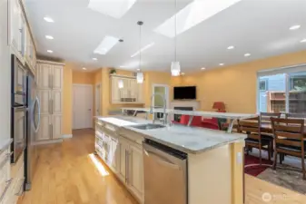Gourmet kitchen