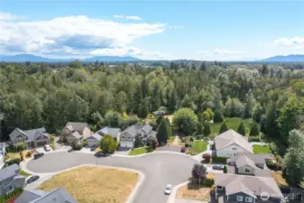 Beautifully maintained neighborhood east side of Ferndale, easy access to freeways and shopping.