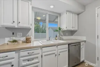 Kitchen w/ Dishwasher