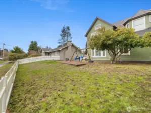 Common area green space - potential for attractive renter amenities.