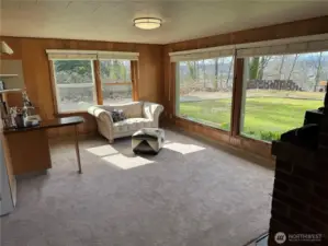 LOWER FAMILY ROOM