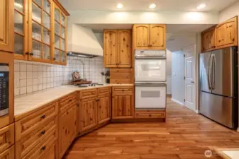 Spacious kitchen, double ovens.
