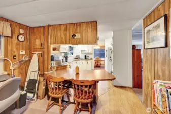 Breakfast bar for the quick meals or snacks.