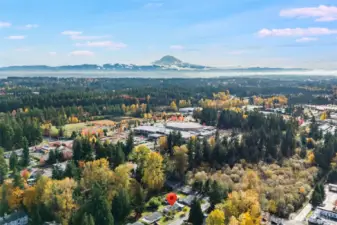 Close to shopping and commuter routes!