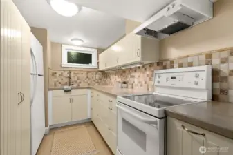 Full kitchen on the lower level