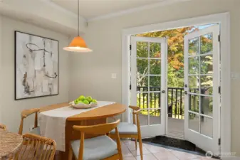 Space for both a breakfast table and barstools at the counter.