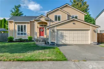 This beautiful tri-level home is located on a cul-de-sac and minutes to the Cedar to Green River Trail. There are double gates to the right that open with plenty of storage for all your toys!