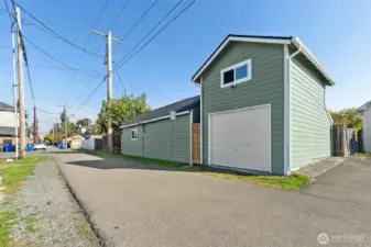 One-car garage with alley access