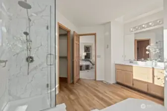 Prmary 5-Piece En Suite