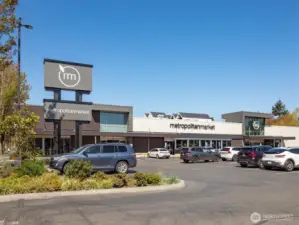 The latest and greatest addition to north Ballard- Met Market!  Have you had "the cookie"?!