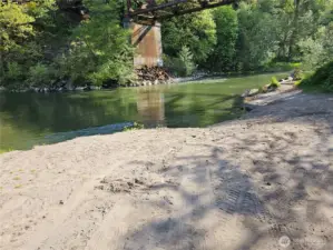 Easily Launch a canoe or kayak onto the river